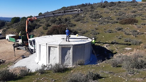 La subdelegada destaca inversiones por valor de 2,42 millones de euros en el Centro Lugar Nuevo y Selladores-Contadero.