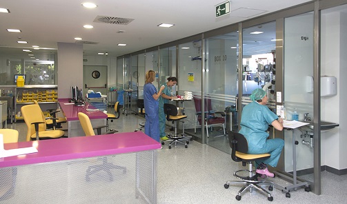 Andalucía pone a disposición de Ucrania 100 camas hospitalarias y 8 UCIS.