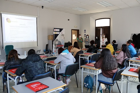 25 personas desempleadas reciben formación en materia de hostelería a través de Cruz Roja y el Ayuntamiento de Andújar.