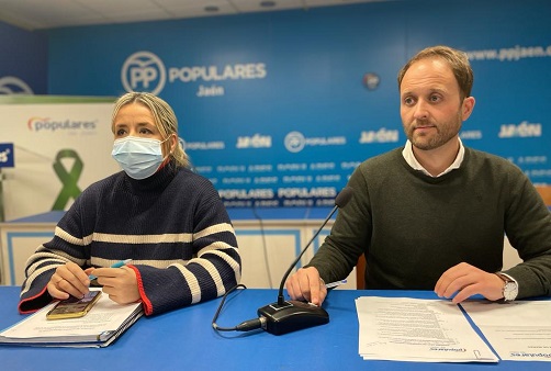 El PP de Jaén entrega 2.323 avales a Alberto Núñez Feijóo.