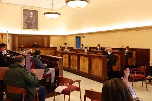 El pleno municipal de Andújar aprueba una modificación de crédito para un nuevo acuerdo de colaboración con la Asociación de Restauración y Ocio.