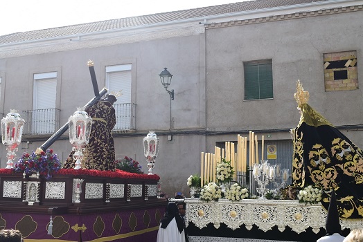 En la mañana del Viernes Santo brilló en Lopera la procesión de Nuestro Padre Jesús y la Virgen de los Dolores.