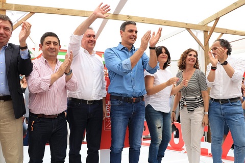 Pedro Sánchez alerta: “Dejar Andalucía como está, dejarla en punto muerto, es condenarla  al retroceso”.