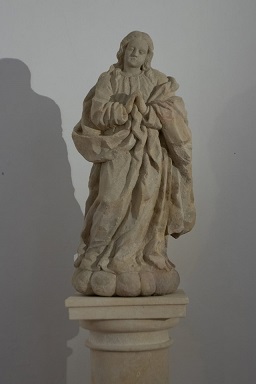 La Concejalía de Cultura del Ayuntamiento de Lopera restaura una escultura de la Virgen del Triunfo que data de los siglos XVI-XVII.