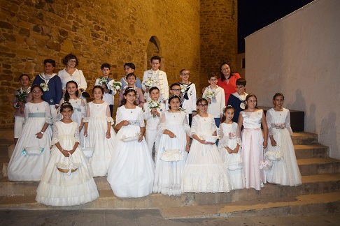 La procesión del Corpus Christi recorrió las principales calles de Lopera.
