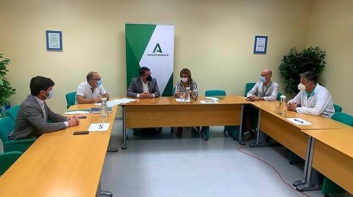 La delegada territorial de Salud, Trinidad Rus, ha mantenido una reunión con el alcalde de Andújar.