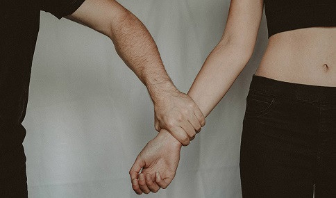 Salud refuerza la formación para detectar durante los actos sanitarios a posibles víctimas de trata.