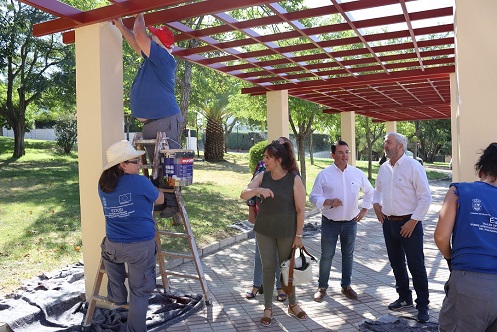 Los alumnos del Taller de Ocupabilidad EDUSI del Polígono Puerta Madrid actúan en varias zonas del barrio durante su período de prácticas.