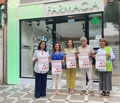 La subdelegada destaca “el compromiso y la implicación” de los farmacéuticos para convertir sus establecimientos en espacios seguros contra la violencia de género.