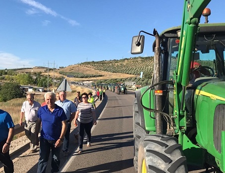El sector agrario hace un llamamiento a sacar los tractores a la calle el próximo 22 de julio ante el desorbitado incremento de los costes de producción.
