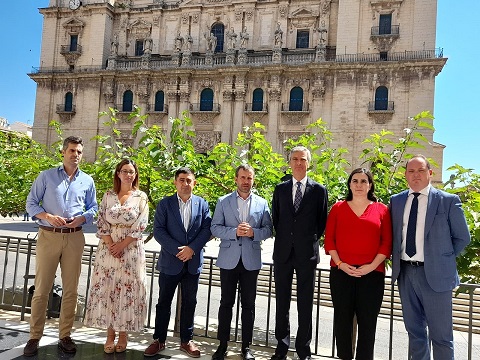 Diputación valora la implantación en Jaén de la empresa de servicios de tecnología e ingeniería Ayesa.