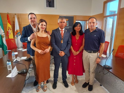 Paqui Medina: “Emilio Torres es garantía de trabajo, buena gestión y compromiso con Martos”.