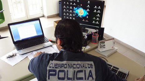 La Policía Nacional detiene en Linares a 25 personas integrantes de una organización criminal dedicada a estafas por internet.