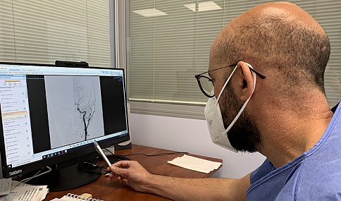 Andalucía mejora la atención al ictus y sitúa la tasa de trombectomías por encima de la media nacional.