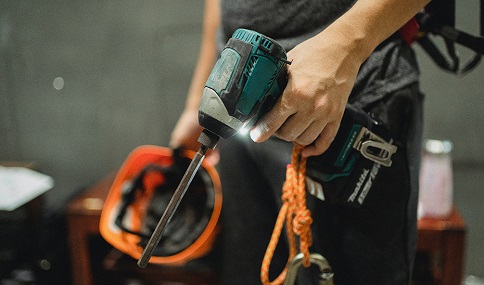 Técnicos de la Junta visitaron en 2021 más de 2.600 empresas para comprobar la seguridad laboral.