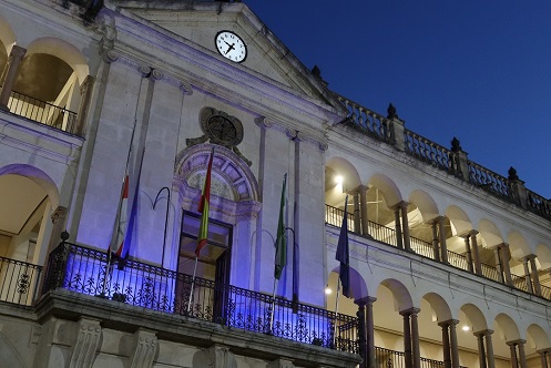 Andújar apagará la iluminación del Ayuntamiento y Casa de Cultura cumpliendo con las medidas de ahorro energético.