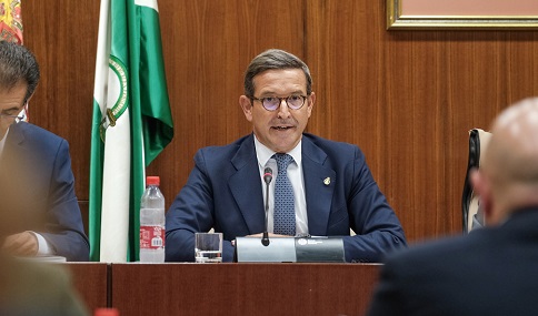 Jorge Paradela marca como objetivo que la actividad industrial supere los 20.000 millones al cierre de la legislatura.