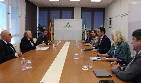 Nieto propone un sistema de pago mensual de la Justicia Gratuita para agilizar plazos.