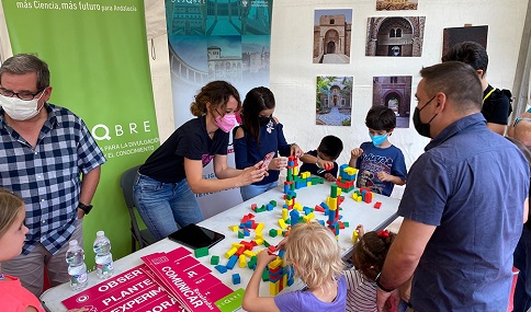 La Noche Europea de los Investigadores reúne a casi 3.000 científicos para hacer más cercana la ciencia.