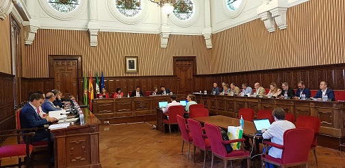 Diputación aprueba en pleno la normativa del Plan Especial de Empleo dotado con 10 millones de euros para los 97 municipios.