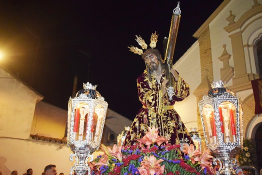La imagen de Nuestro Padre Jesús Nazareno recorrió las principales calles de Lopera.