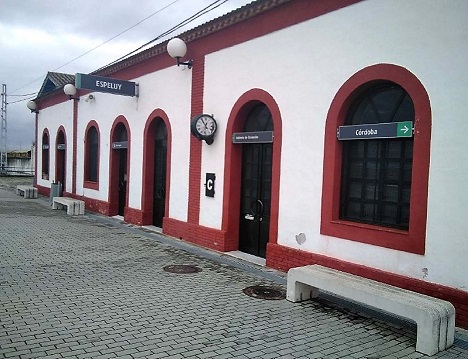 Adif realizará obras de reparación y mantenimiento de un puente metálico entre las estaciones de Espeluy y Mengíbar.