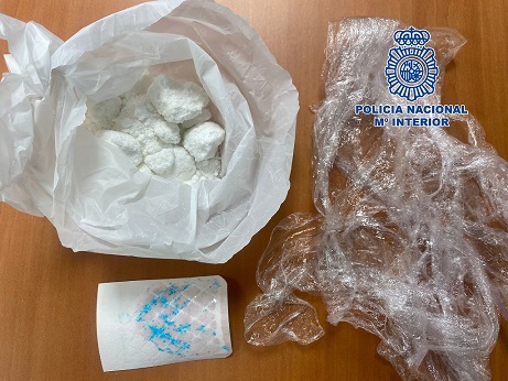 La Policía Nacional detiene en Linares a una persona por tráfico de drogas.