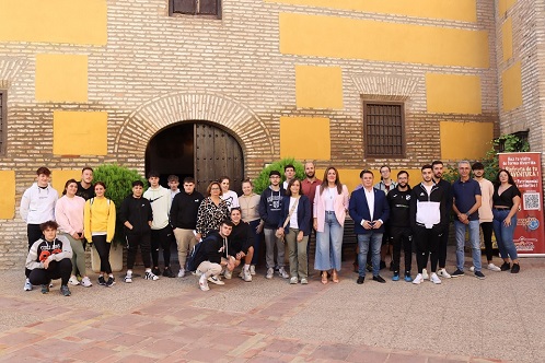 El Ayuntamiento de Andújar reafirma su compromiso con el programa Erasmus+ hasta 2027.