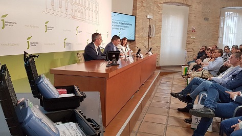 Diputación de Jaén reparte 142 desfibriladores semiautomáticos entre los ayuntamientos de la provincia.