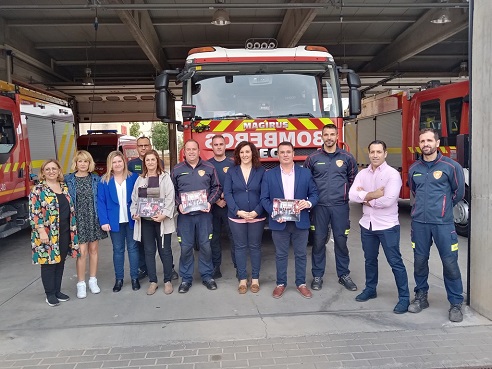 Bomberos de Andújar participan en un calendario solidario a beneficio de la Asociación Montilla Bono.