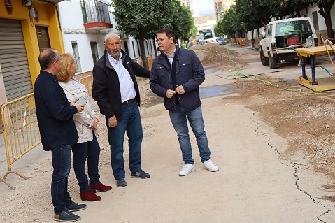 El Ayuntamiento de Andújar invierte más de 600.000 euros en la renovación integral de la calle Argimiro Rodríguez.