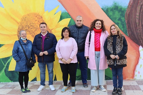 Culminado en Andújar el mural dedicado a la infancia en la Barriada Virgen de la Cabeza.