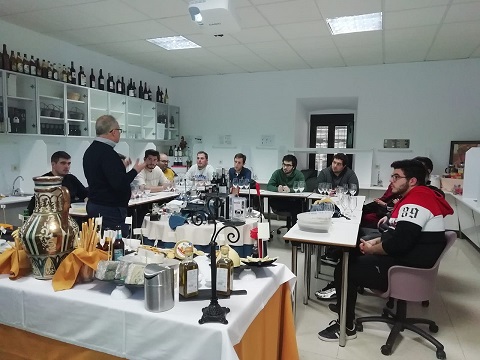 La escuela de hostelería La Laguna impartirá 14 píldoras formativas novedosas para reciclar y recualificar a los profesionales del sector.