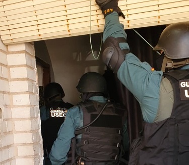 La Guardia Civil ha detenido a una persona como presunta autora de ocho delitos de Robo.