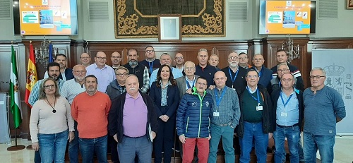 La subdelegada elogia la labor altruista y la vocación de servicio al ciudadano de los radioaficionados que colaboran en situaciones de emergencia.