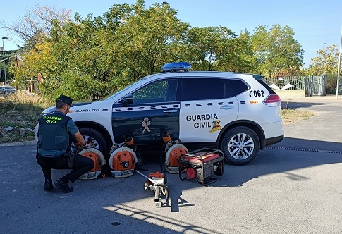 La Guardia Civil ha detenido a una persona e investiga a otra como presuntas autoras de un Delito de Robo con Fuerza.