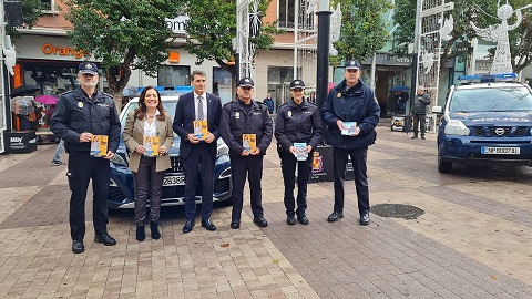 Más de 3.700 policías nacionales trabajarán en coordinación con Policía Local y Adscrita en Andalucía para garantizar la seguridad durante las fiestas navideñas.