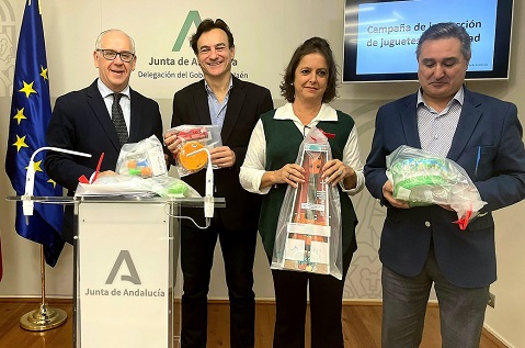 Catalina García valora la campaña de Consumo para el control del etiquetado y seguridad de casi medio millar de juguetes esta Navidad.