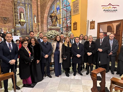 La Corporación Municipal de Andújar asiste a la celebración de la Inmaculada Concepción en el convento de las MM Trinitarias.