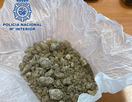 La Policía Nacional detiene en Linares a tres personas en una operación policial contra la droga.