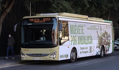 La Junta aplicará un nuevo descuento del 50% en el precio de metros, tranvías y autobuses.