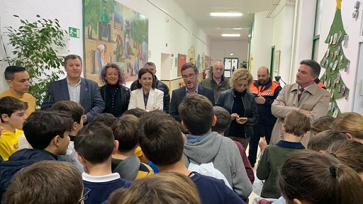 El delegado de Fomento asiste a la puesta en marcha del camino saludable y sostenible del CEIP Miguel de Cervantes de Lopera.