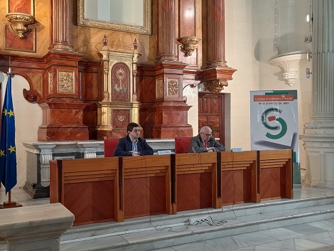 Reyes destaca la importancia de la memoria del CES Provincial de cara a la elaboración de propuestas y proyectos futuros.