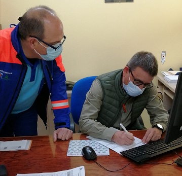 El centro de salud de la Carolina realiza un simulacro de agresión a sanitarios.