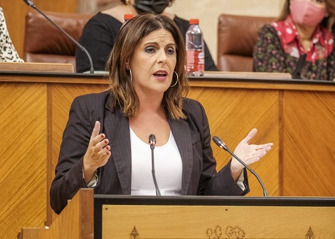 Ángeles Férriz exige a la Junta que palie el déficit de médicos en el Hospital de Jaén.