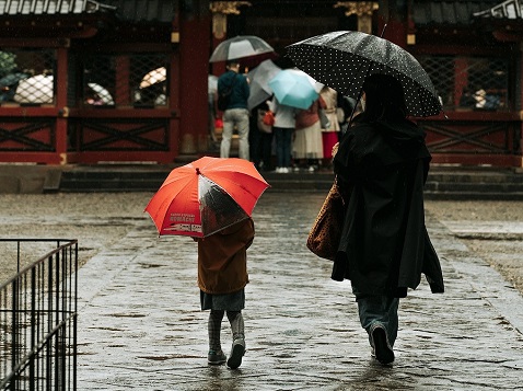 El Teléfono 112 coordina alrededor de 500 incidencias por la lluvia y el viento en Andalucía.