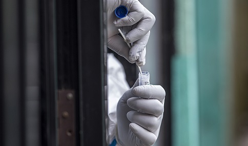 Andalucía solicita a Sanidad la convocatoria urgente del Consejo Interterritorial ante la crisis de Covid-19 en China.