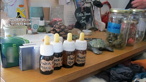 La Guardia Civil desmantela una casa de retiros espirituales donde se practicaban rituales de sanación chamánicos.