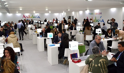 El pabellón de Andalucía en Fitur recibe en las jornadas profesionales más de 98.000 visitas.
