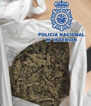 La Policía Nacional detiene en Jaén a dos jóvenes con cocaína y marihuana.